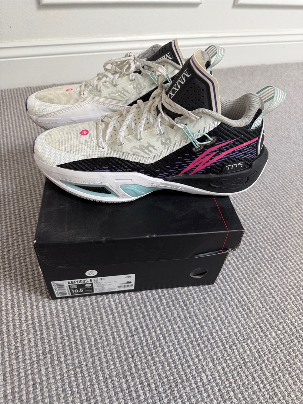 Men’s Way Of Wade Nasketball shoes 10.5